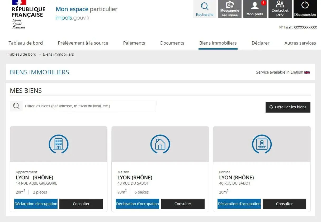 Page "Biens immobiliers" du site impots.gouv.fr. Affiche une liste de biens (appartement, maison, piscine) à Lyon, avec des options de déclaration d'occupation.